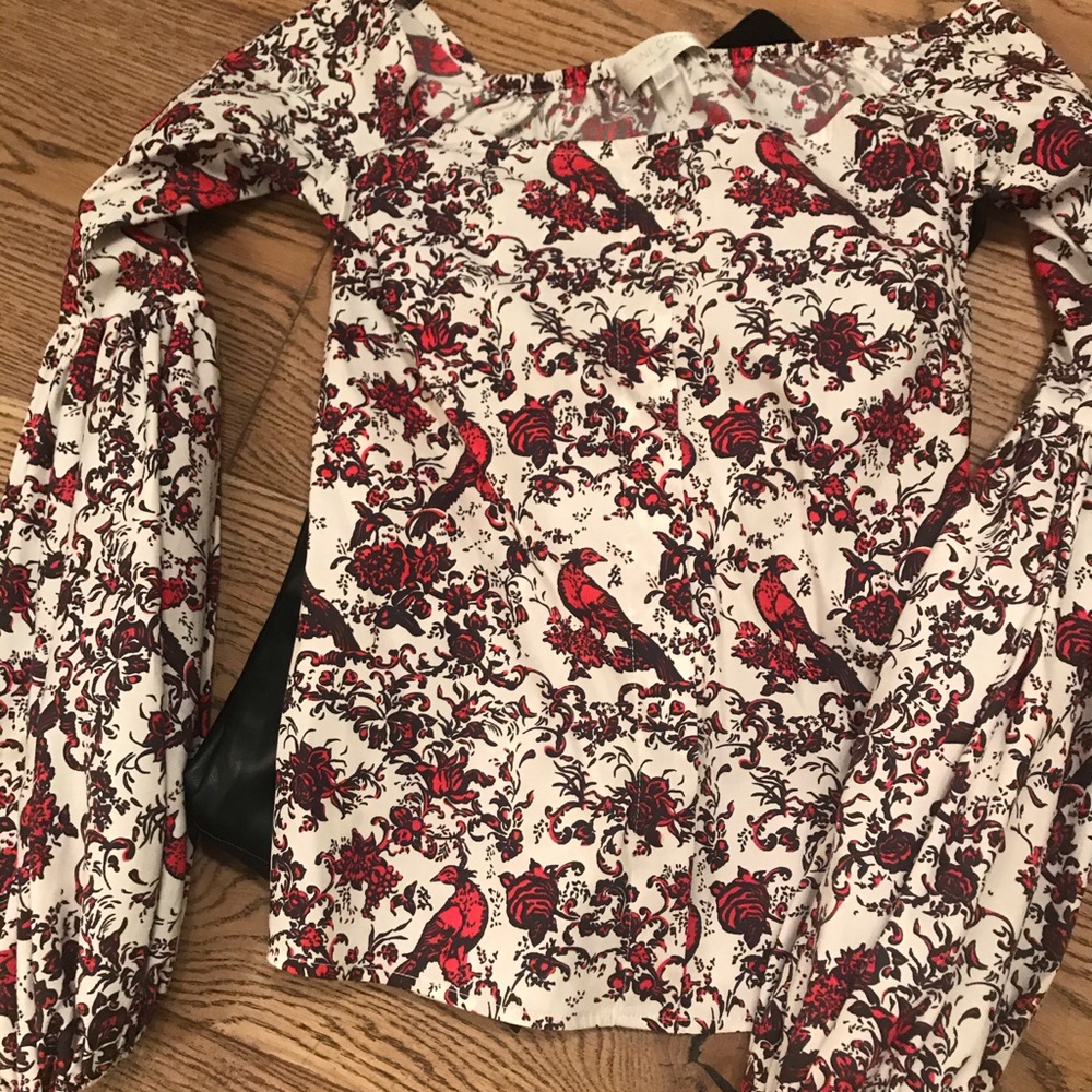 Caroline Constas top